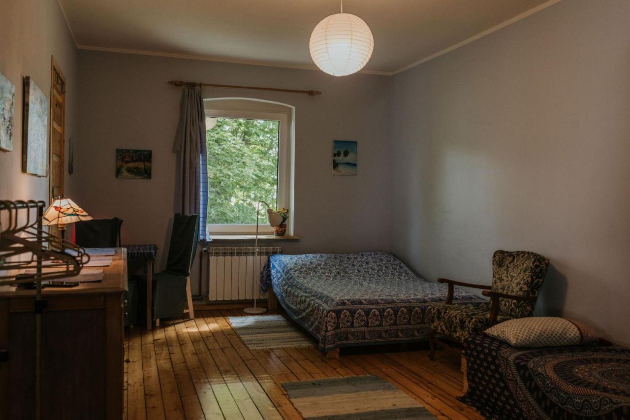 Stara Szkola Nad Jeziorem Czarne  Luaran gambar